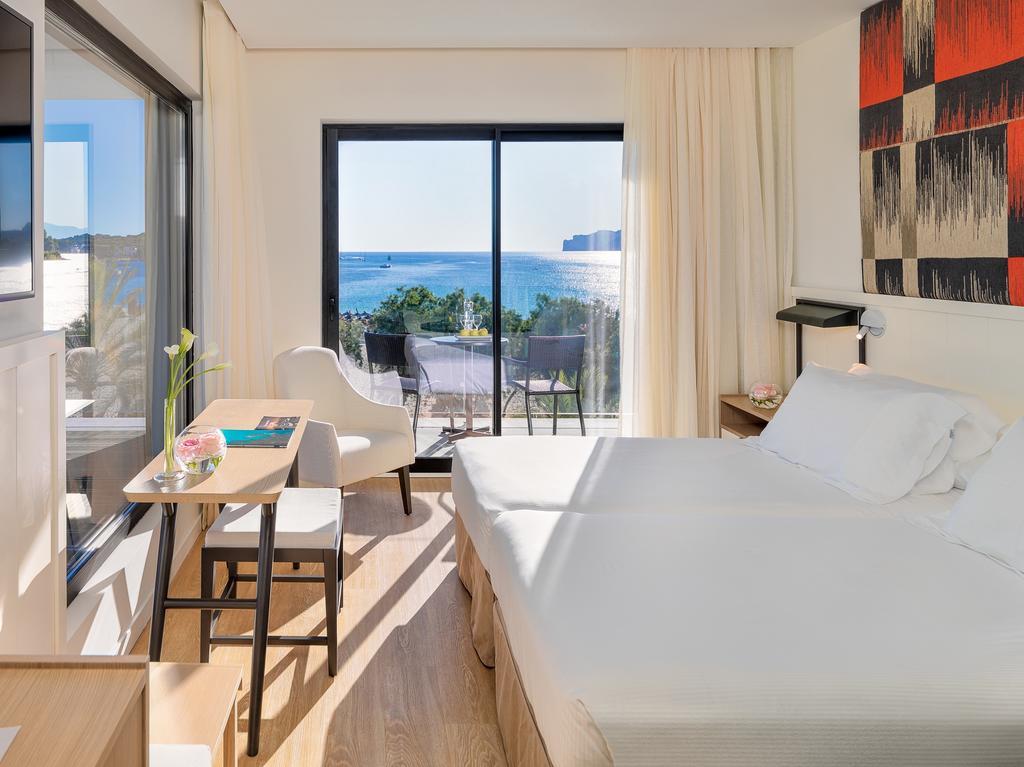 Habitación Doble Superior con vistas al mar (2 adultos + 1 niño)