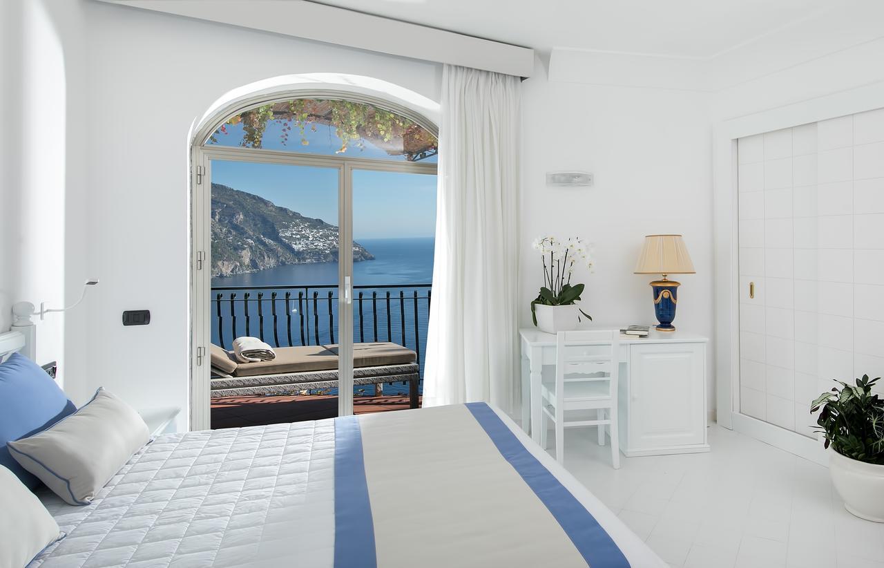 Quarto Duplo Clássico com Varanda e Vista do Mar