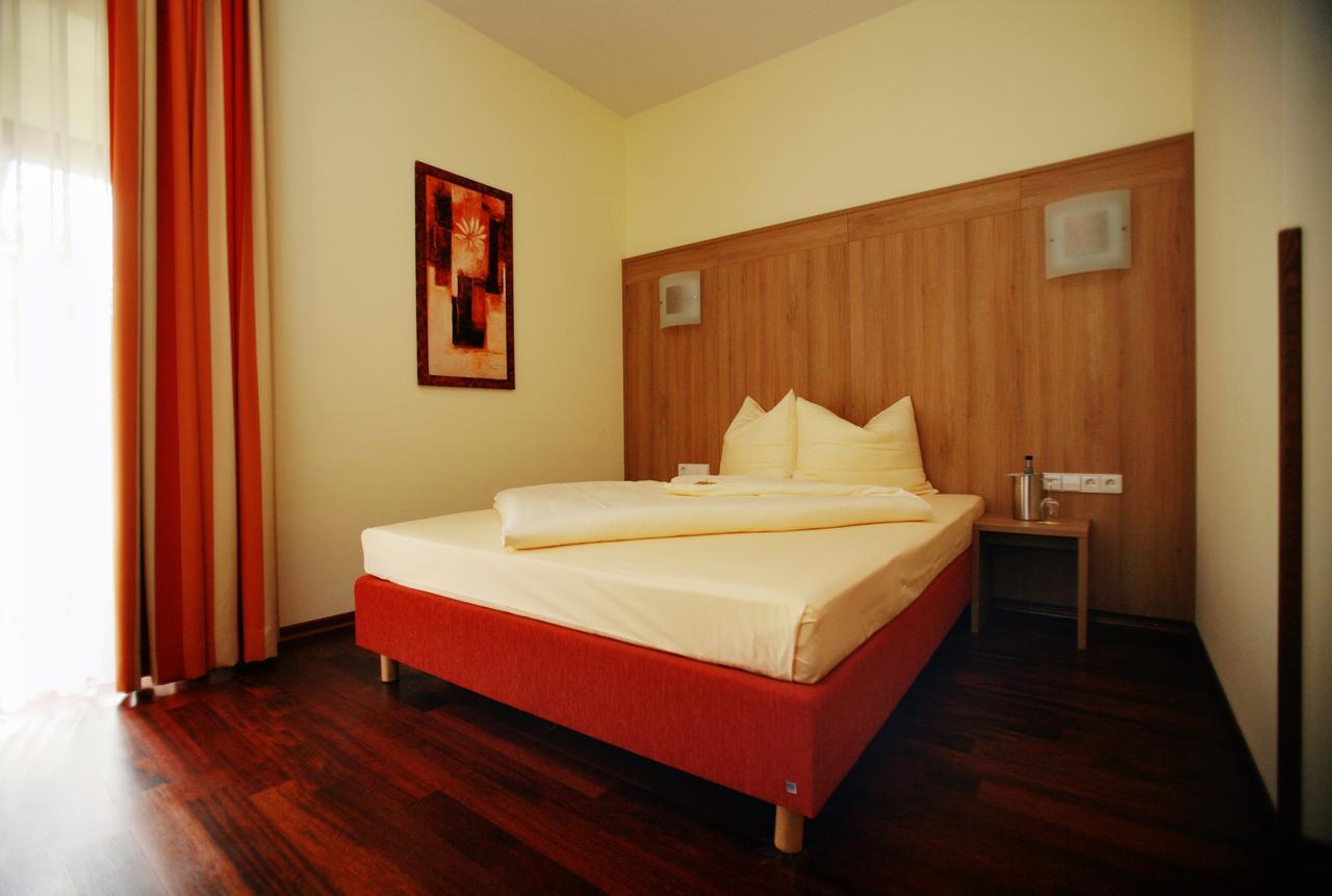 Standard Double Room,933023881:JPEG