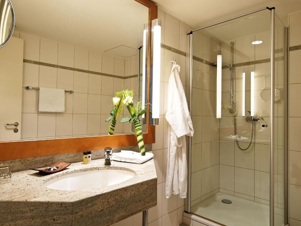Comfort Queen Room