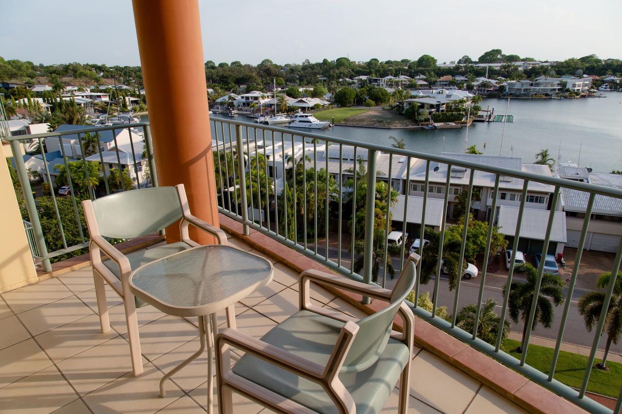 Premium Two-Bedroom Apartment with Water View includes Free Parking & Wifi