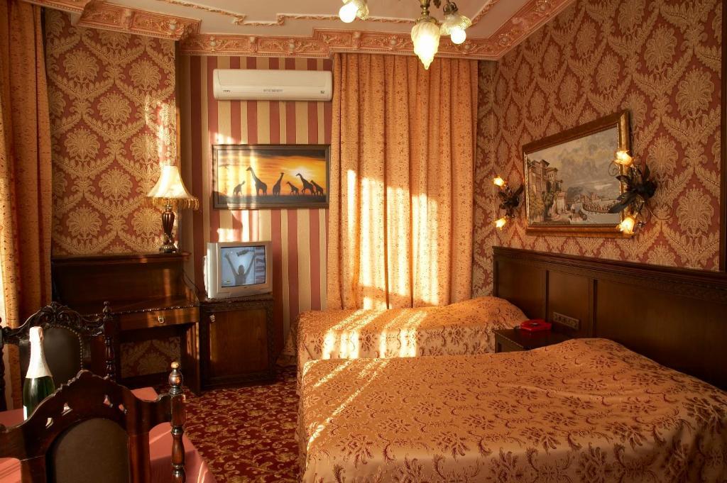 Corner Double Room