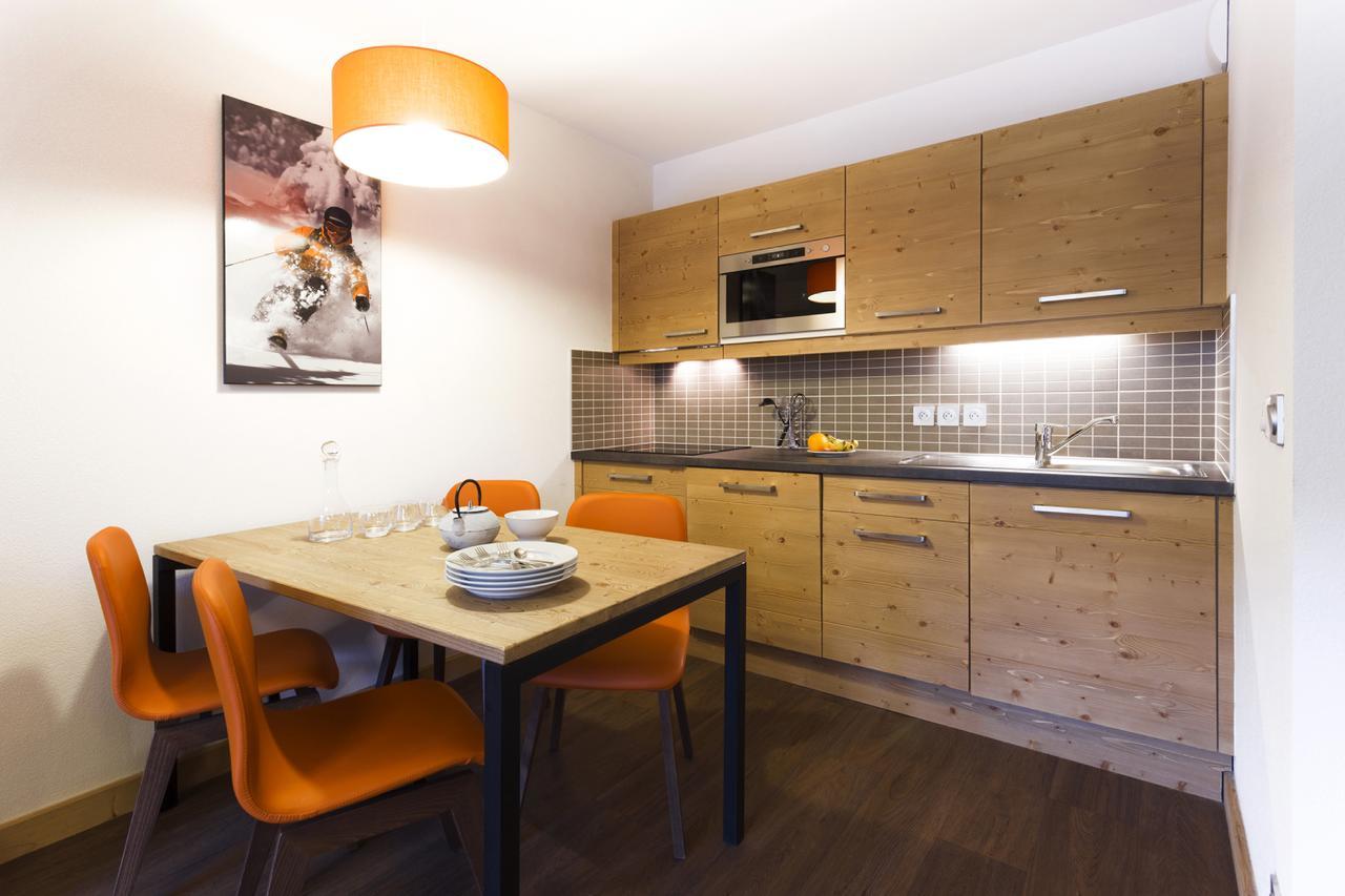 One-Bedroom Apartment 4 People with Mountain View