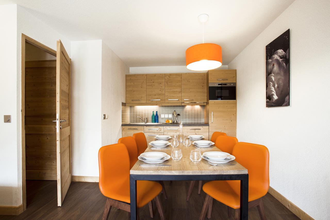 Two-Bedroom Family Apartment 6 People with Mountain View