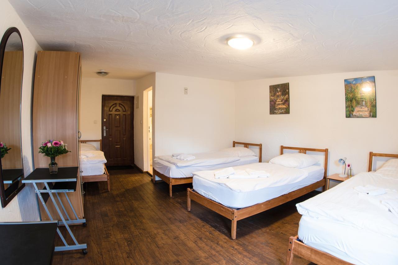 Dreibettzimmer mit eigenem Bad