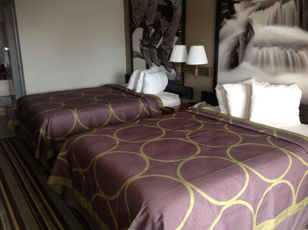 Queen Room with Two Queen Beds - Non-Smoking