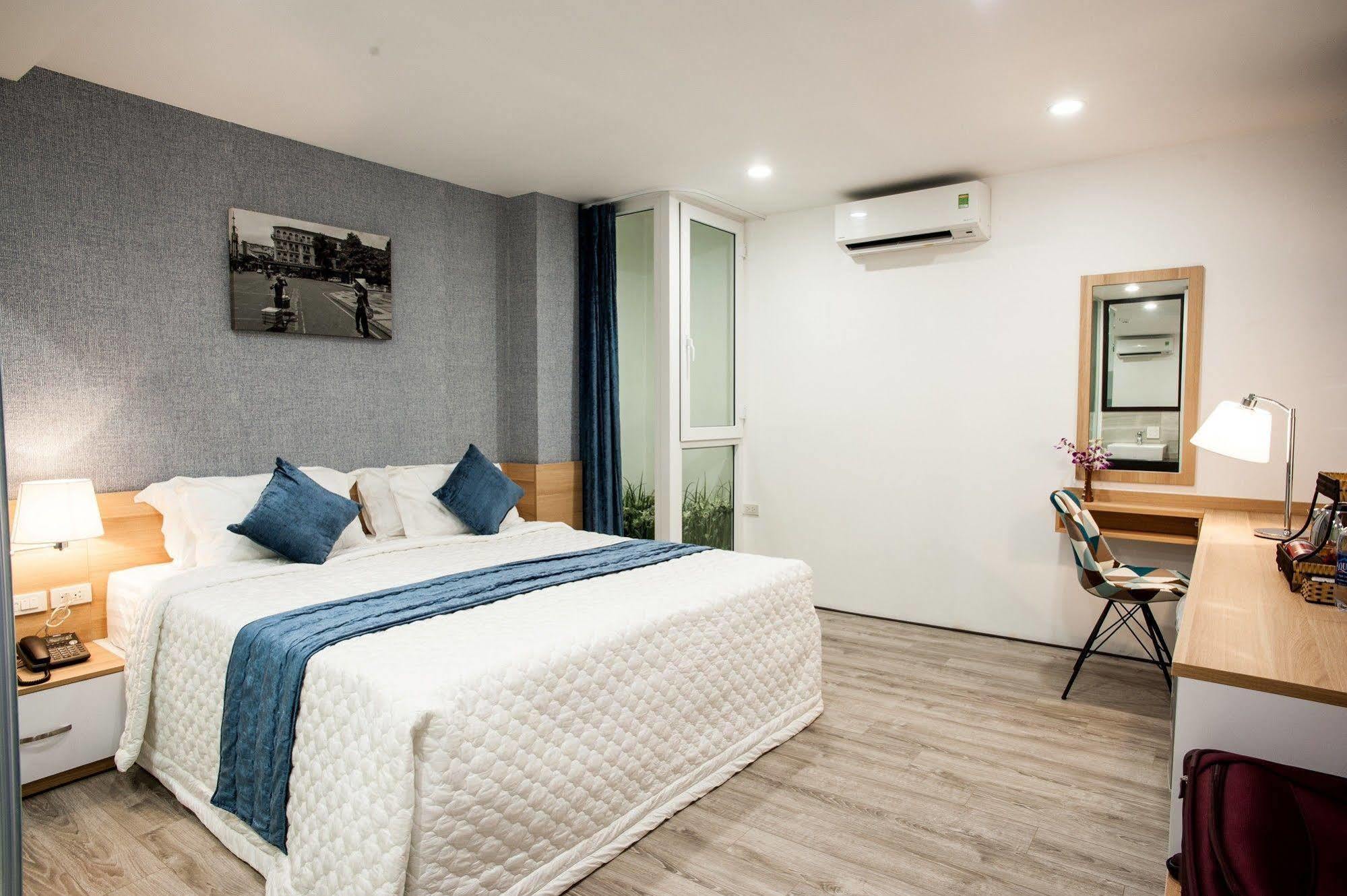 Premier Deluxe King Room