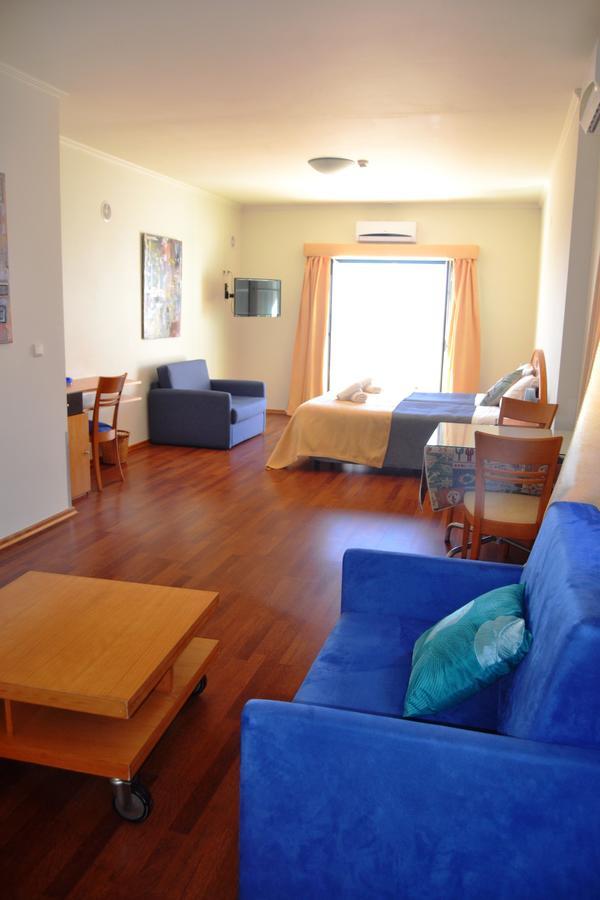 Suite con balcón y vistas al mar