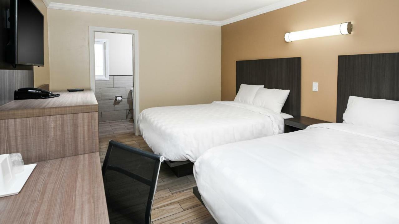Two-Bedroom Suite