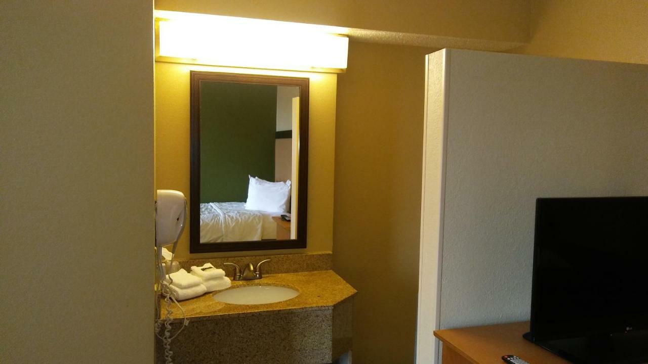 Deluxe Double Studio - Disabilty Access/Non-Smoking