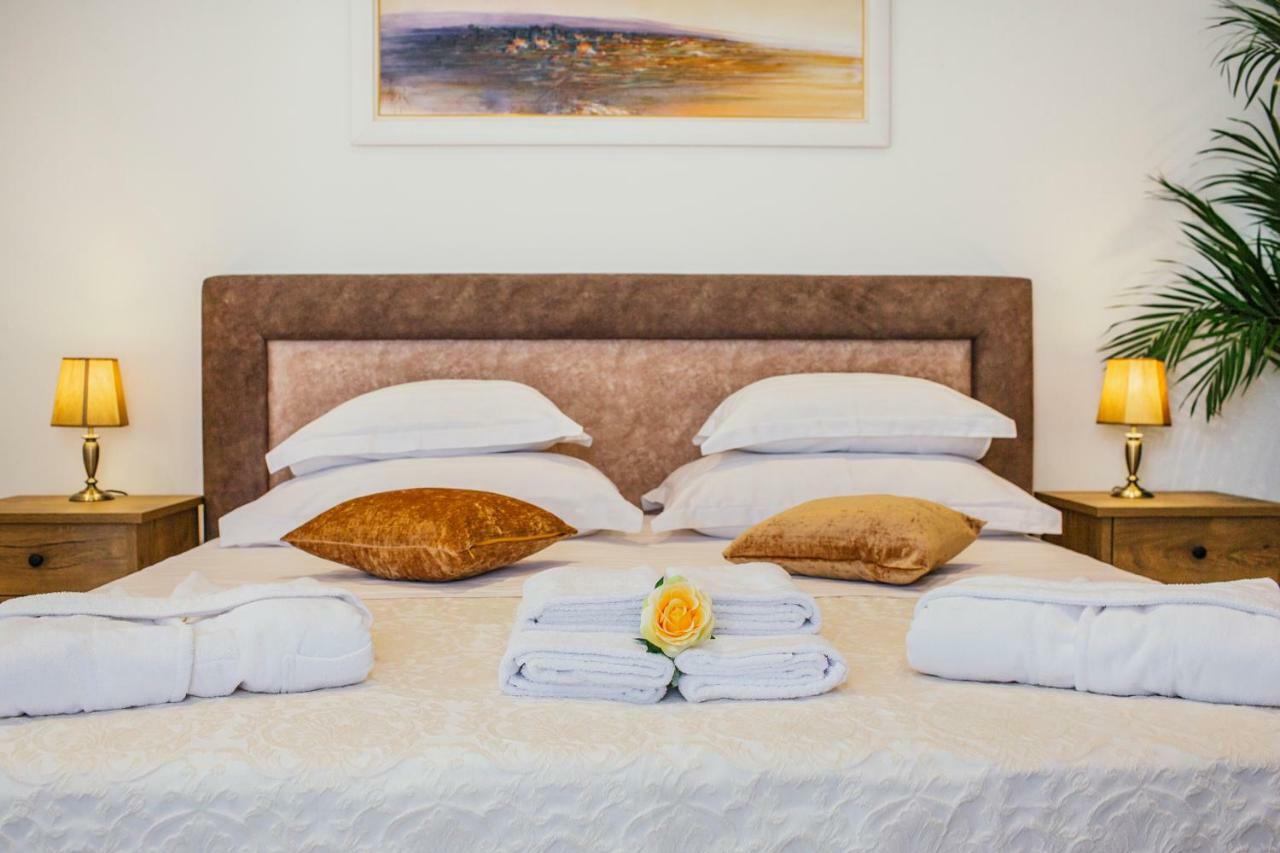 Deluxe Doppel-/Zweibettzimmer mit Balkon