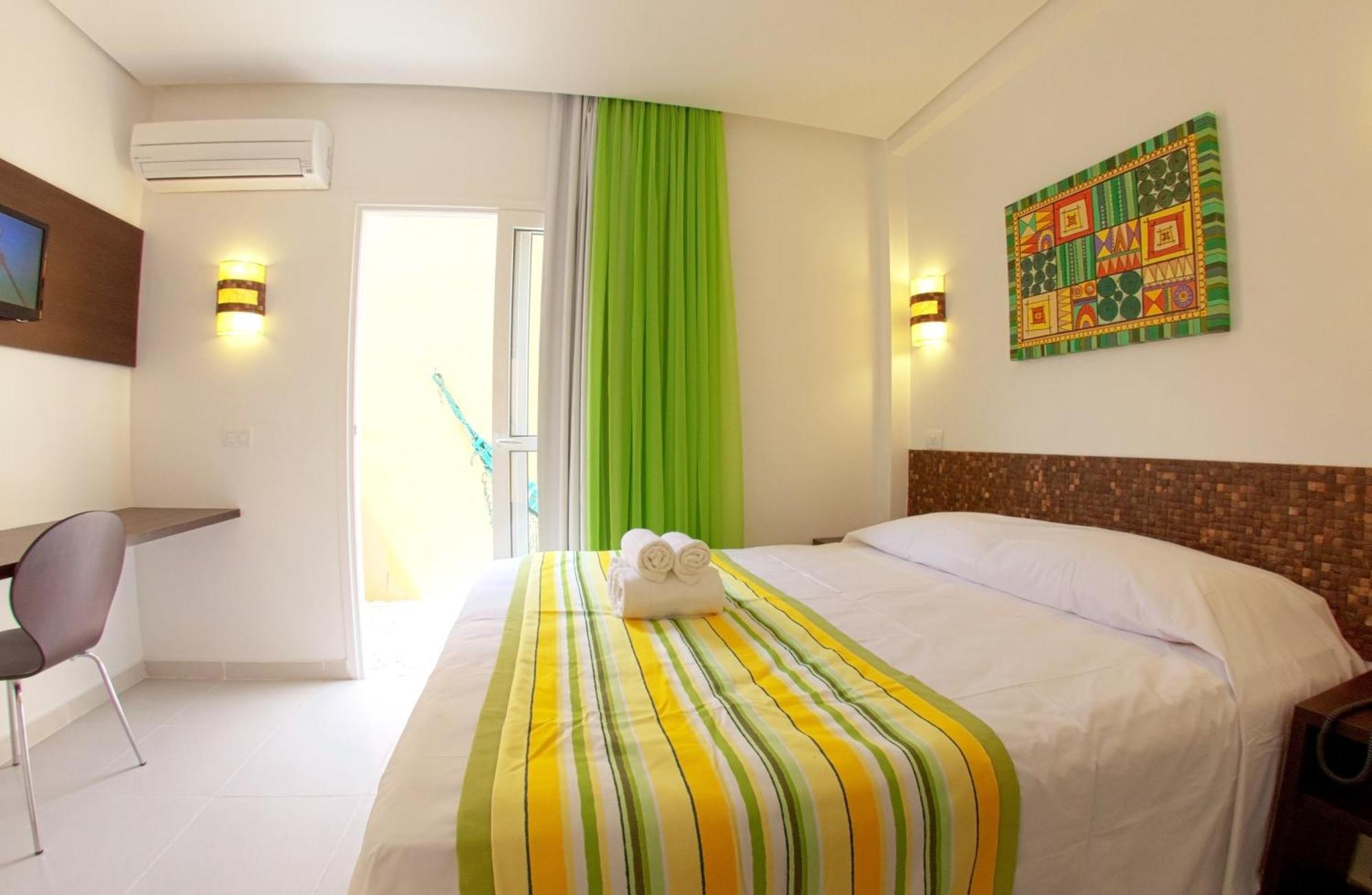 Quarto Duplo com Pátio