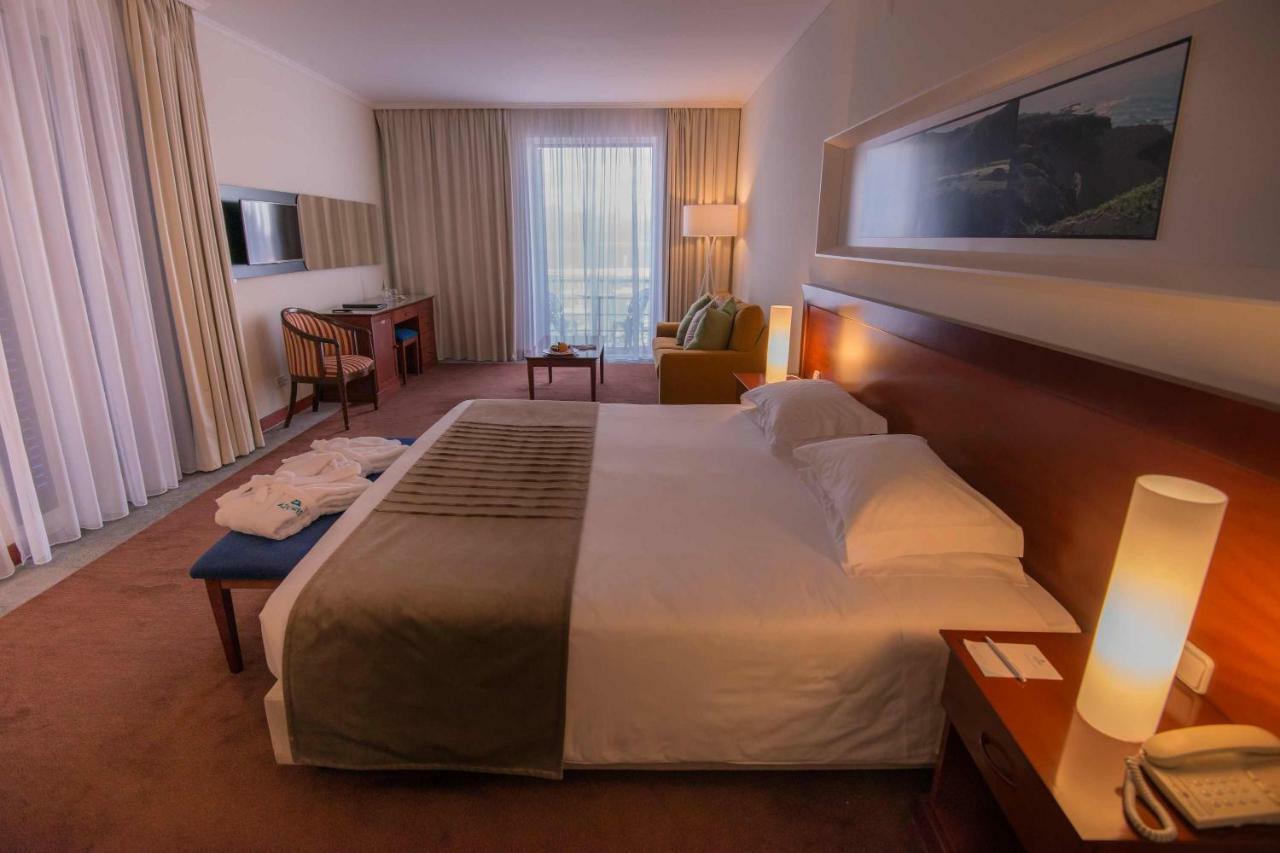 Quarto Duplo Deluxe com Varanda e Vista Mar