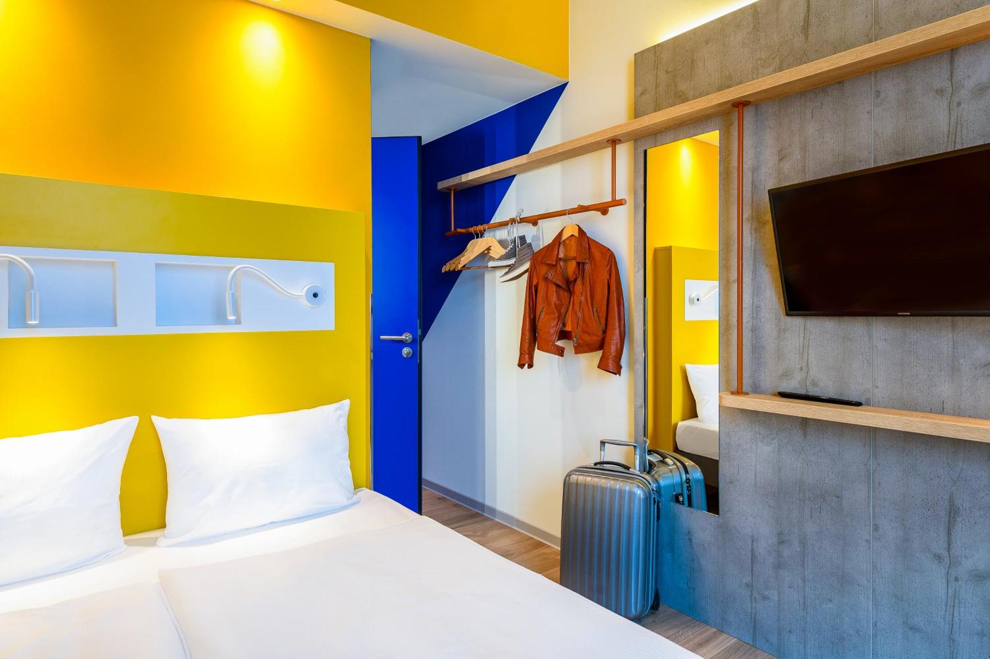 Chambre Familiale avec 1 Lit Double et 2 Lits Simples