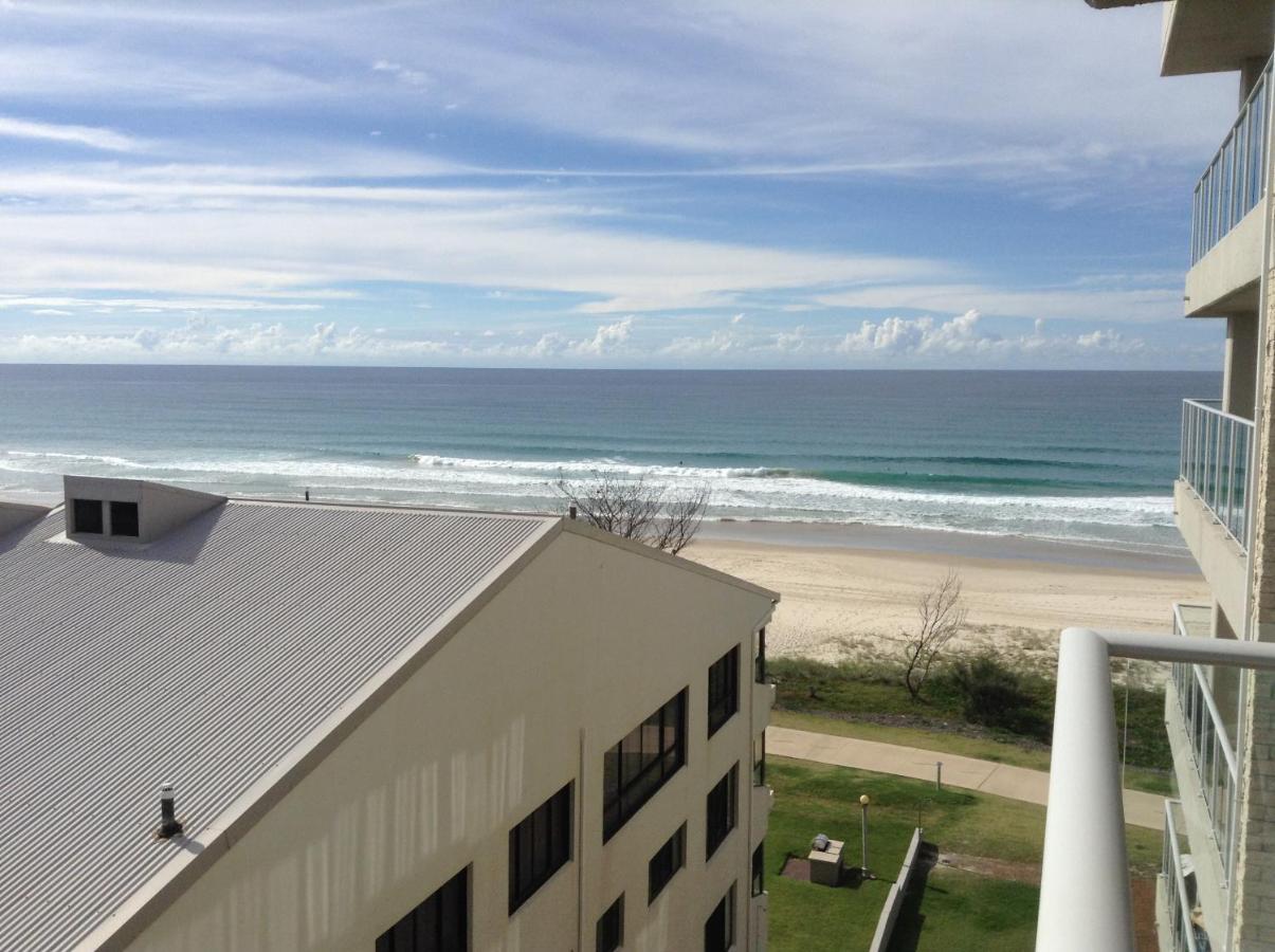 Apartamento de 2 Quartos com Vista Parcial do Mar