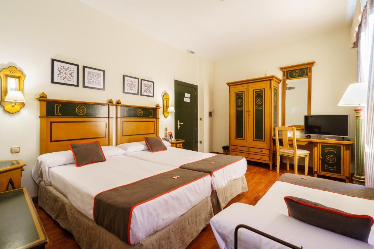 Chambre Lits Jumeaux avec Lit d’Appoint