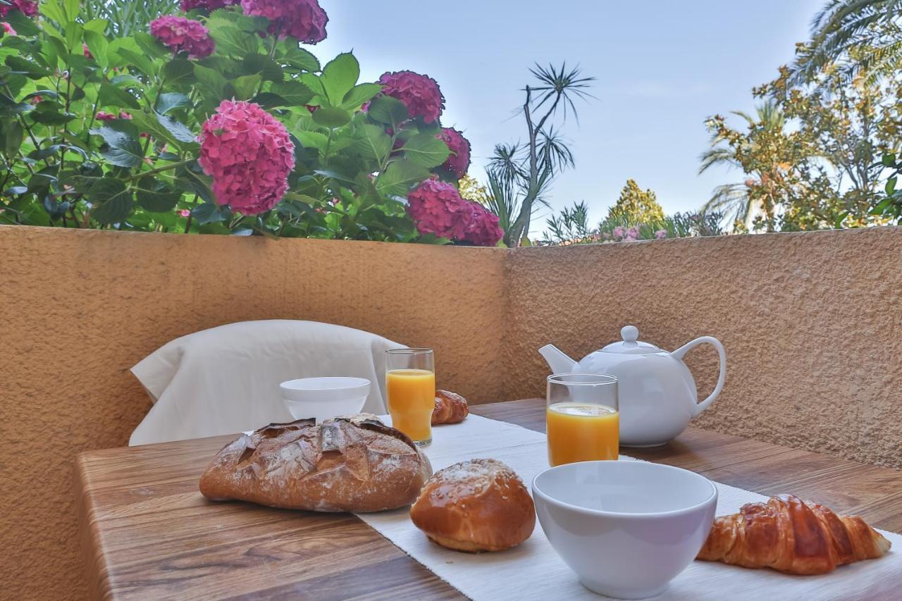 One-Bedroom Apartment with Balcony (6 People) - Sunday