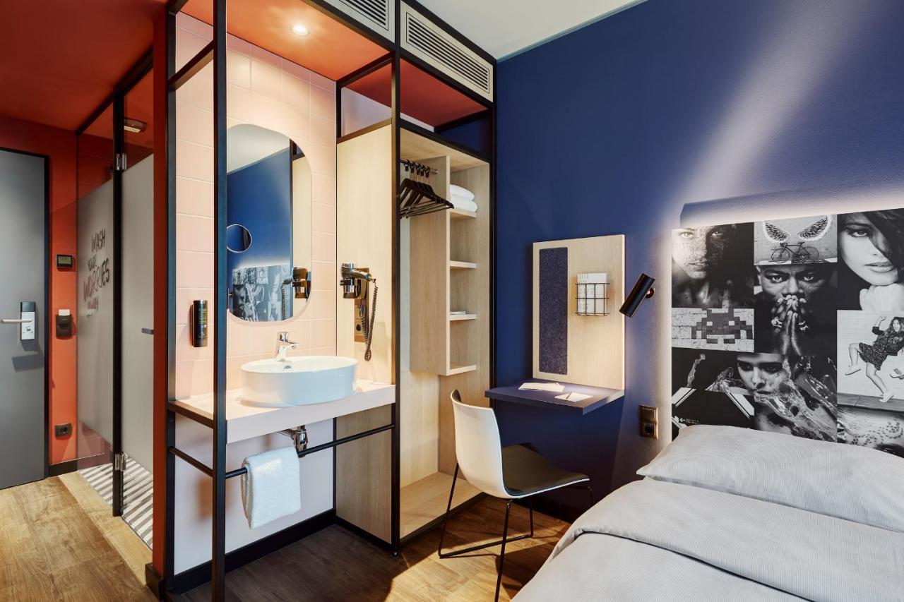 Double Room with 1,4 x 2 m Bed