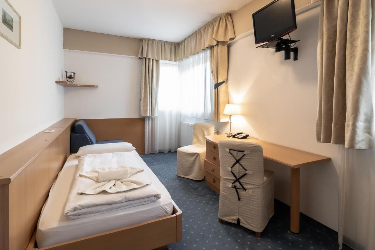 Dreibettzimmer