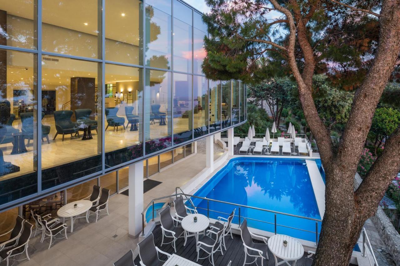 Quarto Luxo com Vista Mar e Varanda