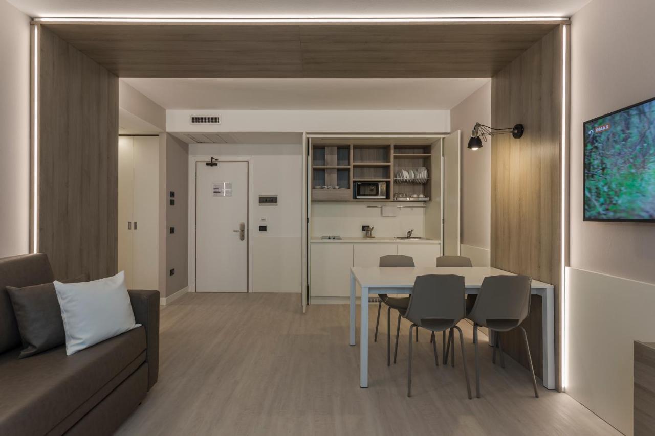 One-Bedroom Apartment,962766157:JPEG