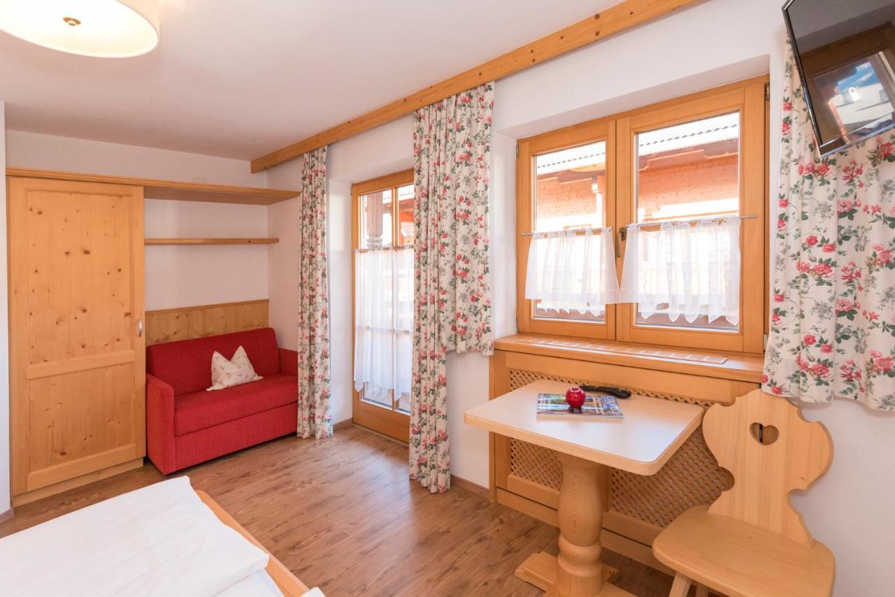One-Bedroom Apartment,990701491:JPEG