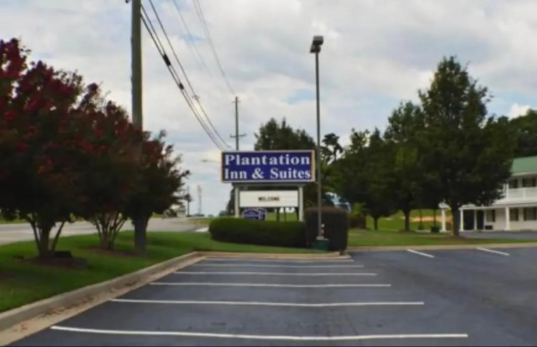 Plantation Inn & Suites-1