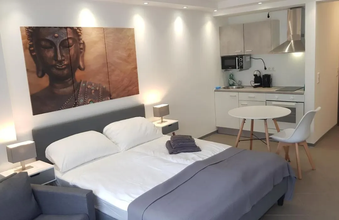 Check-Inn Hotels - Essen-1