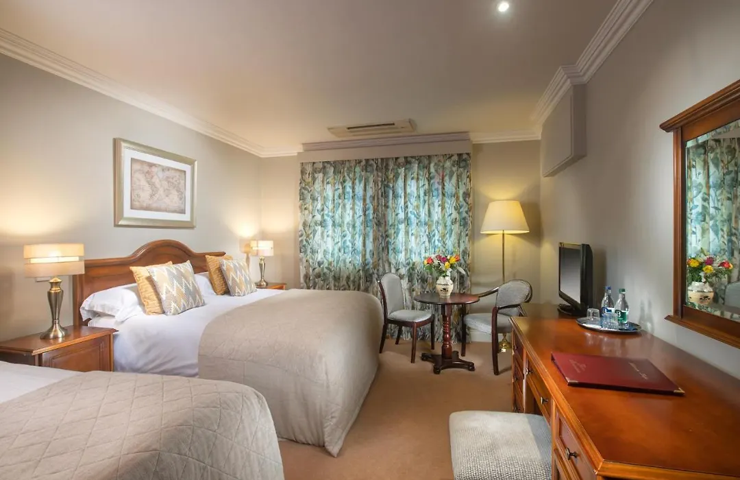 Killarney Lodge-1