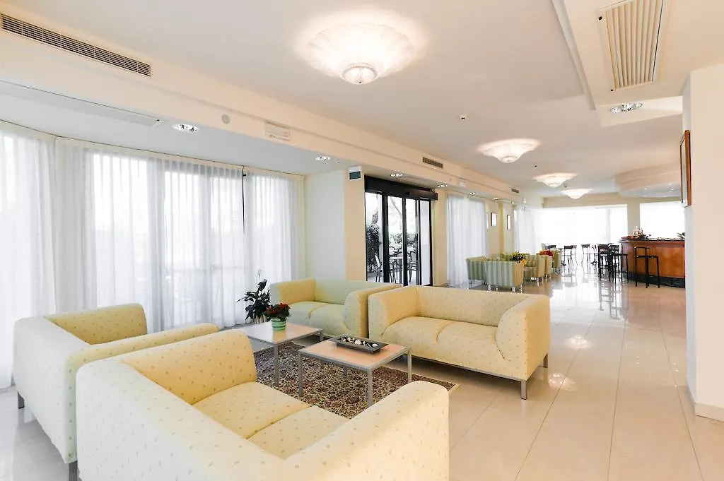 Hotel Globus-1