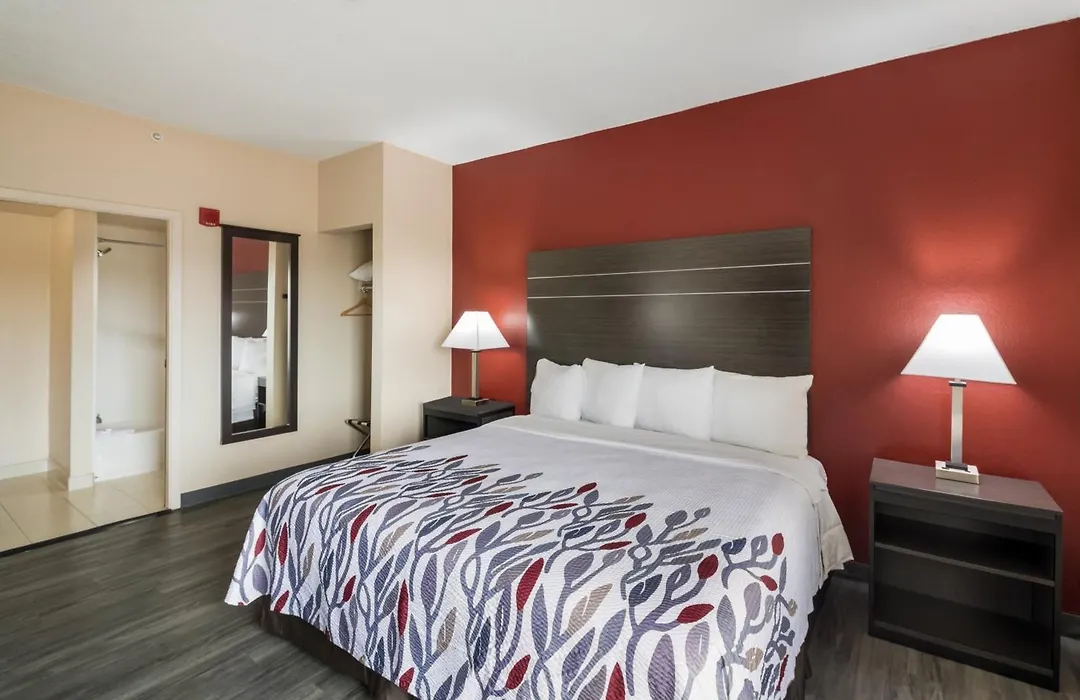 Red Roof Inn & Suites Austin East - Manor-1