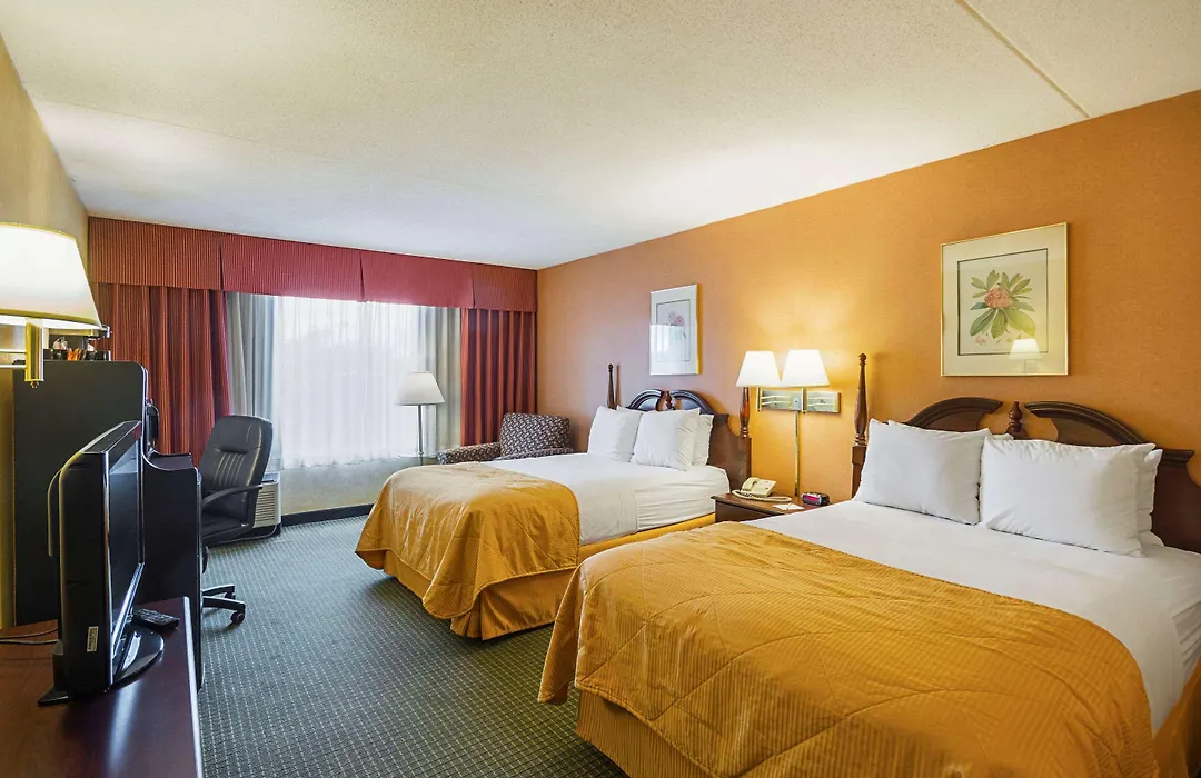 Clarion Inn Fairmont-1