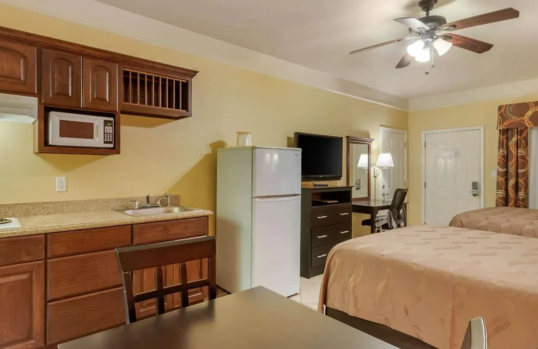 Quality Inn & Suites At The Outlets Mercedes-Weslaco-1