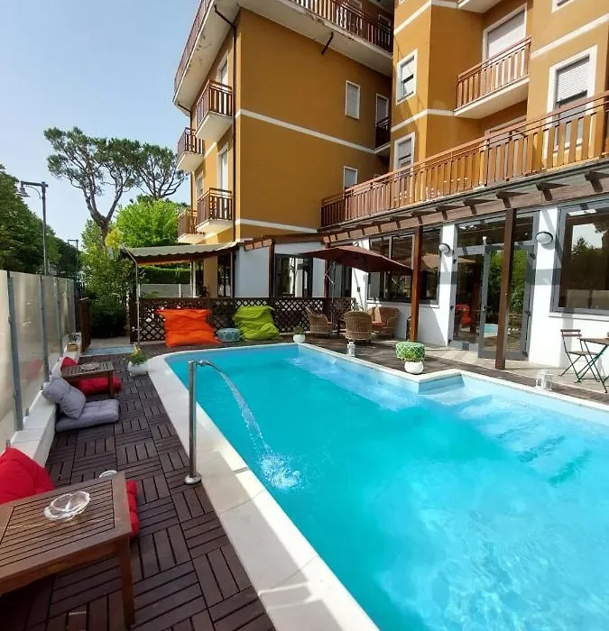 Maison Des Roses-1