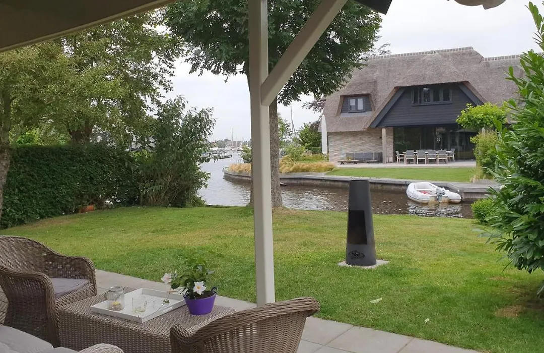d'Oude Herbergh, vakantiehuizen aan het water-1