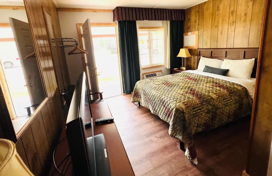 Countryside Inn Lake George-1
