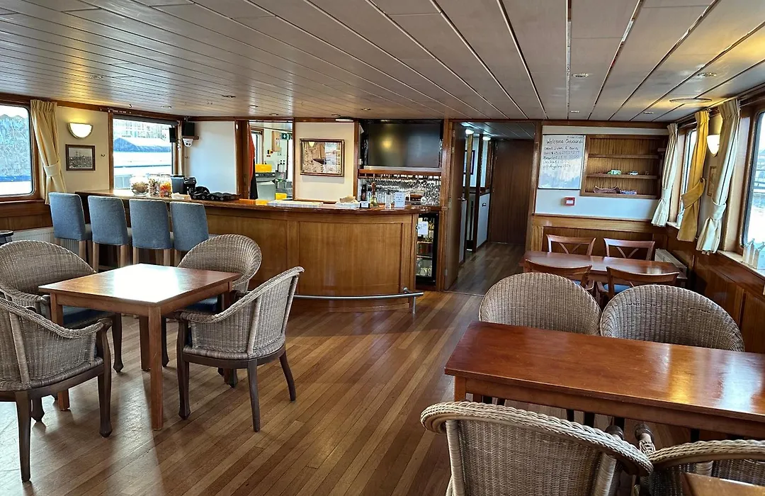 Hotelboat Angeline-1