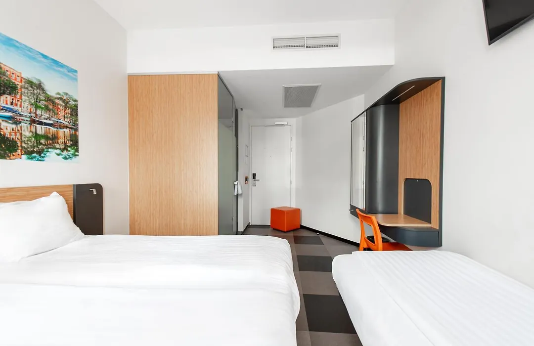 Easyhotel Amsterdam Arena Boulevard-1