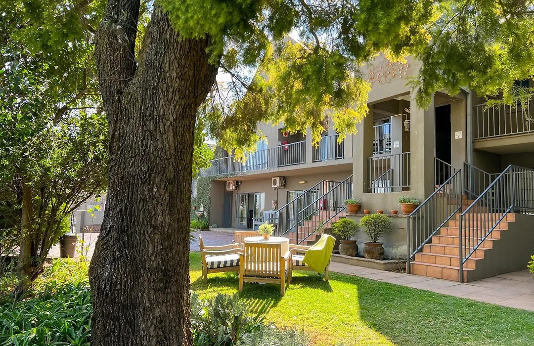 Amoris Guesthouse In Waterkloof Ridge-1
