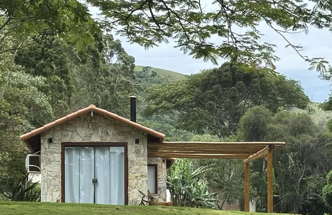Casa di Pedra com linda vista para natureza - Miguel Pereira-1