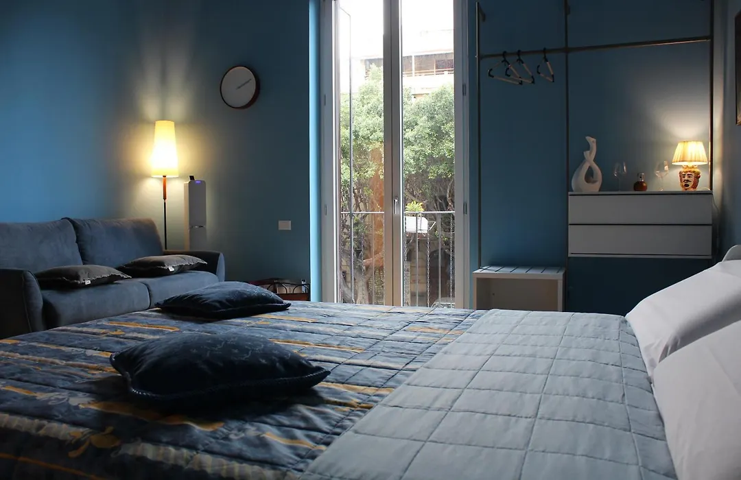 Falstaff Rooms & Suites-1