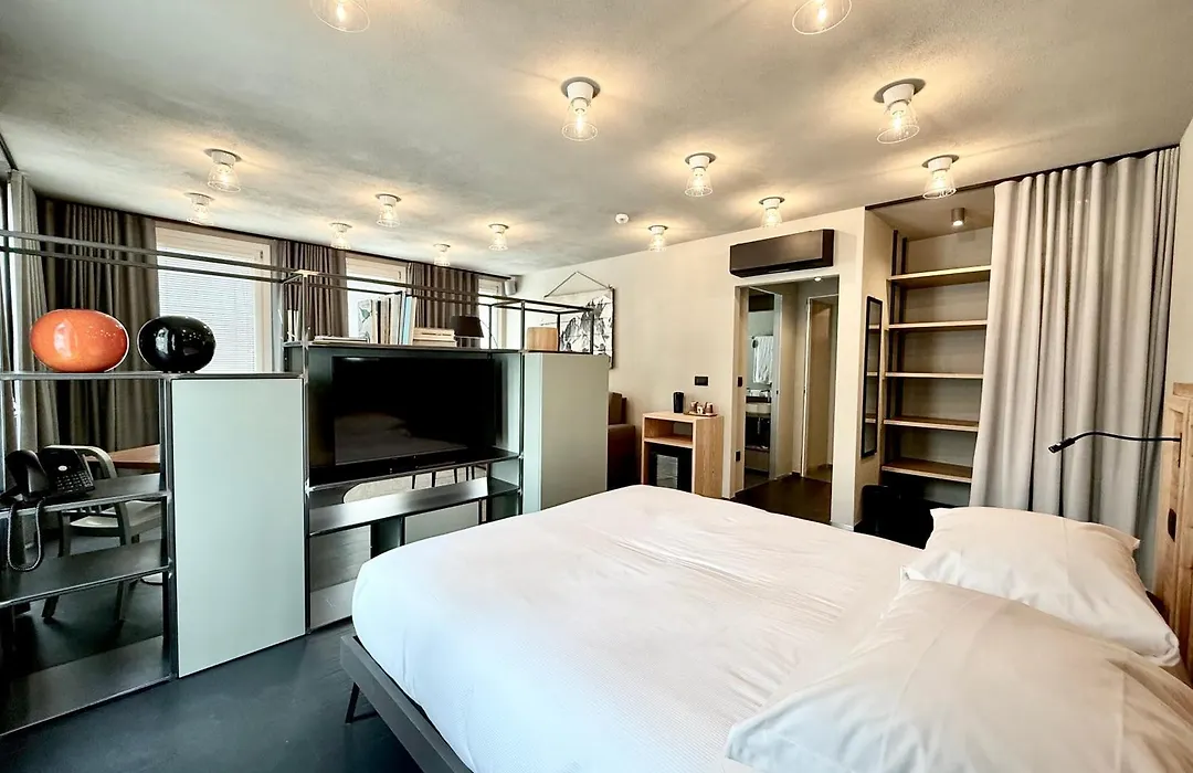 Hotel Village-1