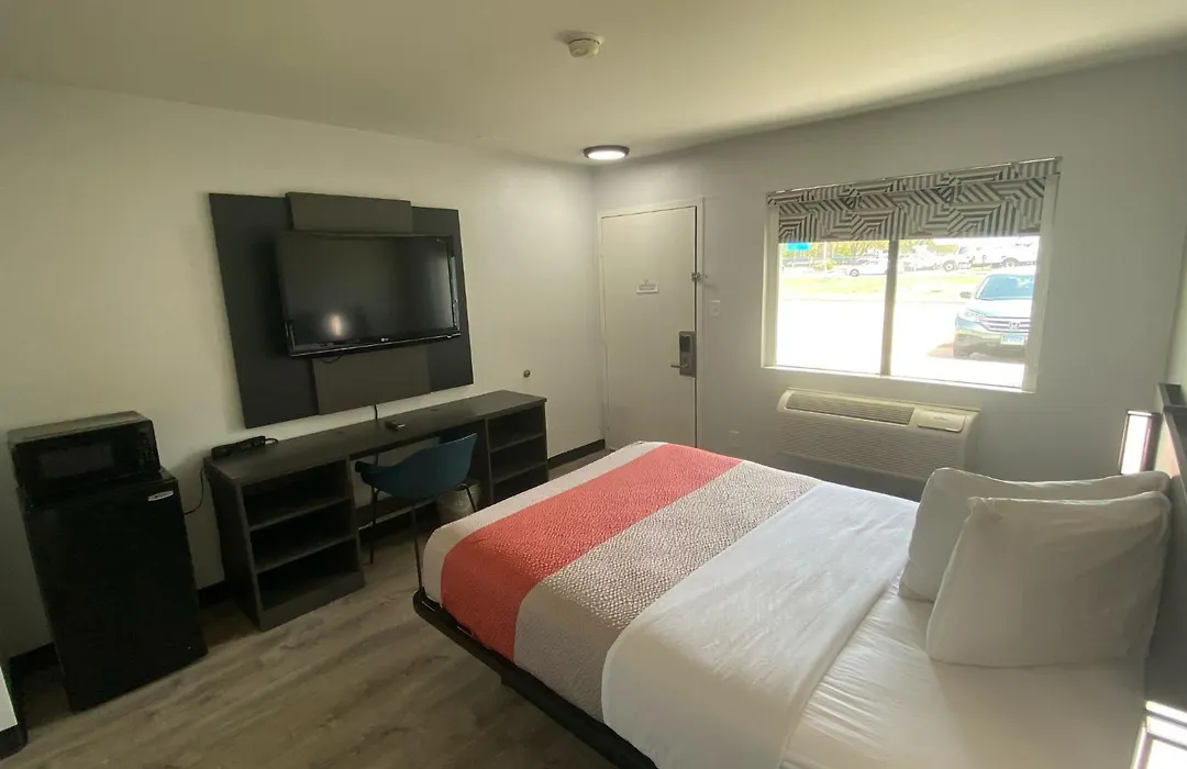 Motel 6-Windsor Locks, Ct - Hartford-1