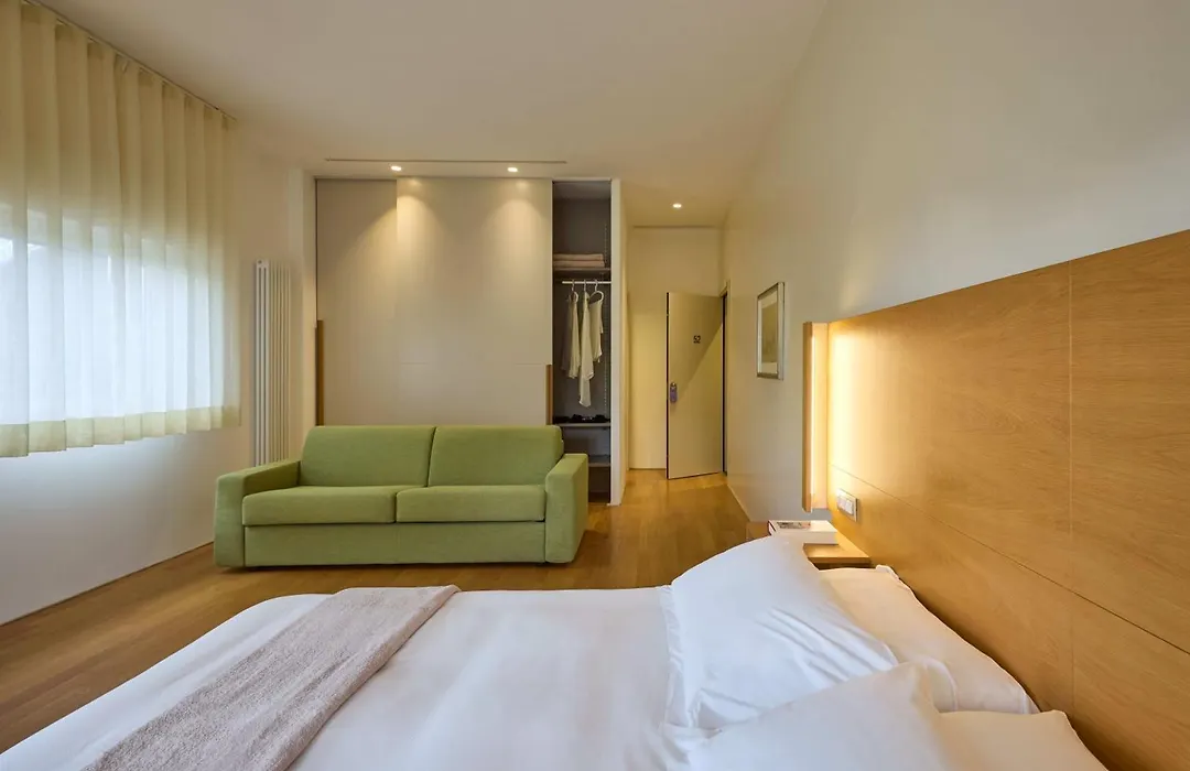 Hotel Emilia-1