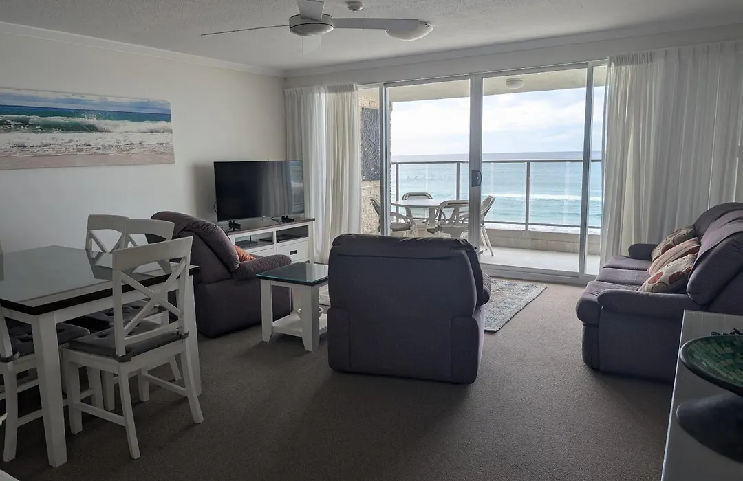 Pacific Surf Absolute Beachfront Apartments-1