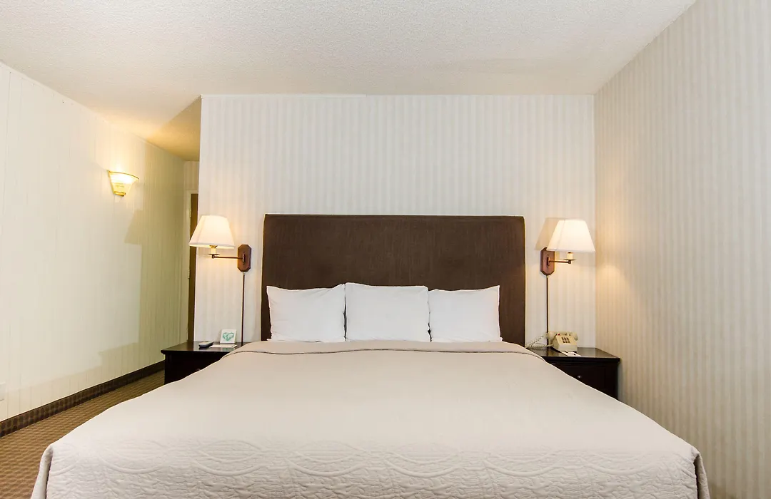 Los Gatos Lodge-1
