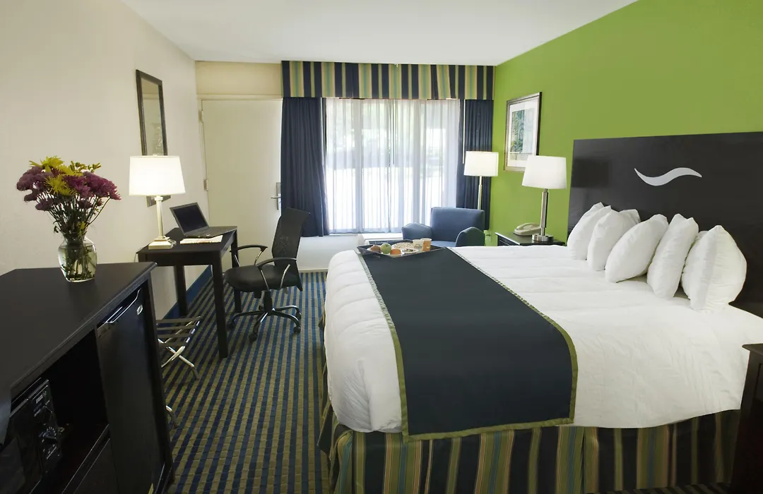 Days Inn By Wyndham Richmond Hill/Savannah-1