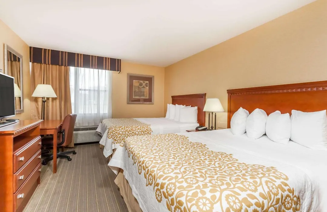 Days Inn By Wyndham Windsor Locks / Bradley Intl Airport-1