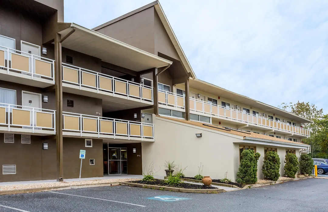 Days Inn By Wyndham Harrisburg North-1