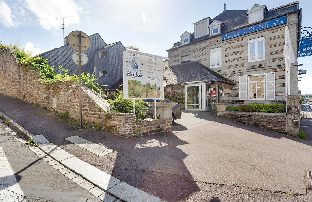 Brit Hotel le Cygne-1